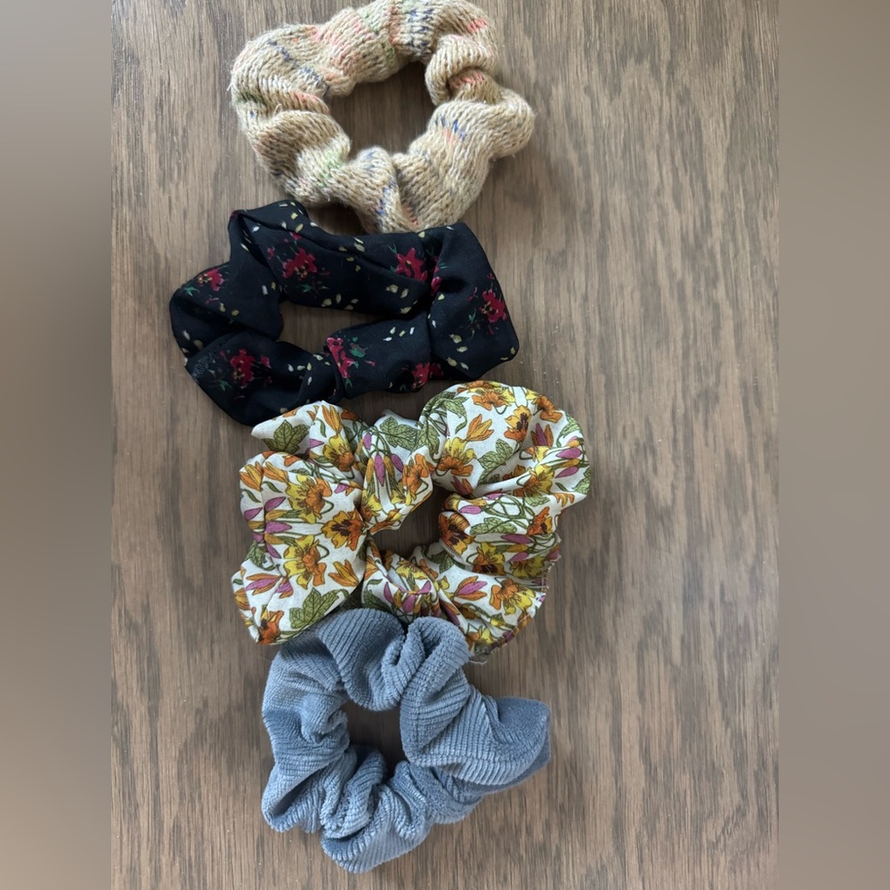 Bundle of Four Free People Scrunchies - Picture 2 of 2